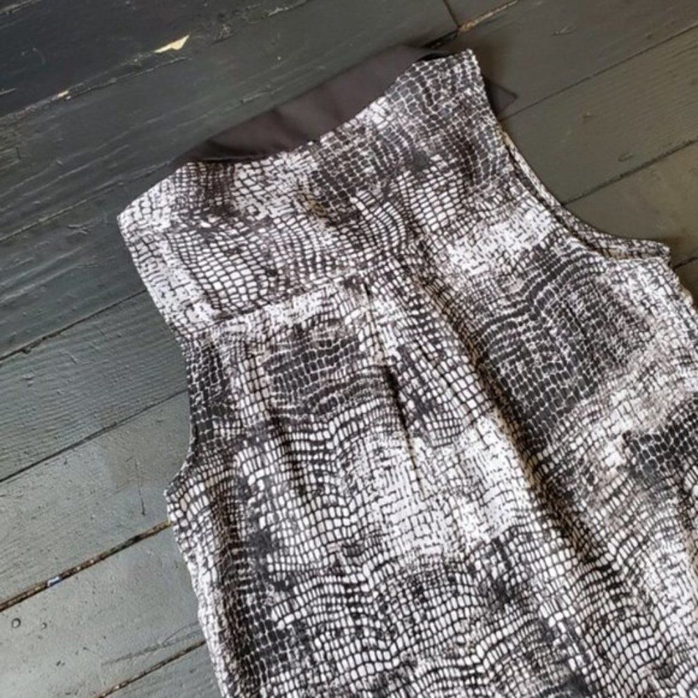 Banana Republic Lightweight Tank Blouse - Picture 13 of 14